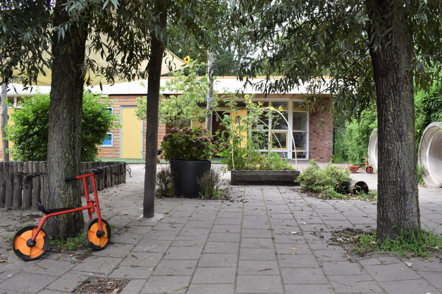 Dak Mgr. Bekker, Buitenschoolse opvang